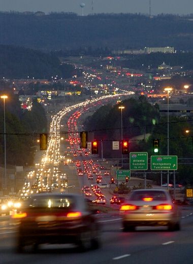 Highways Aesthetic, Aesthetic <3, Rush Hour Aesthetic, Highway Aesthetic Night, Cars On Highway, Car Lights At Night, Places At Night, Highway Aesthetic, Highway At Night