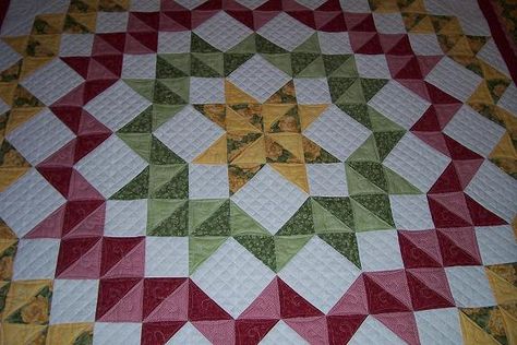 Carpenters Wheel Quilt, Tablecloth Ideas, W Pictures, Quilt Pictures, Carpenters Square, Block Quilts, Ribbon Candy, Cross Hatching, Picture Quilts