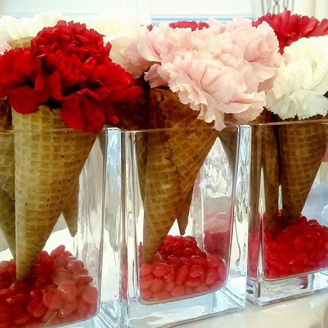 Cone Centerpiece, Ice Cream Party Theme, Red Hots, Easy Ice Cream, Ice Cream Social, Ice Cream Birthday, Ice Cream Cones, Santa Mugs, Pink Christmas Tree