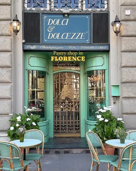 Florencia 🇮🇹 Firenze Travel | Hotels | Food Tips on Instagram: "Discover these enchanting local havens for artisanal coffee, decadent pastries, and cozy ambiance.✨☕️🥐  Share this with the first person on your tag list! 🤍  🎥: @iamsophiasanchez   📍Dolci & Dolcezze 📍Dolci Di Patrizio Cosi 📍Pasticceria Giorgio 📍Fluid 📍Il Conventino Caffè Letterario  #florence#exploreflorence#travelflorencw#florencecafes#florencepastry" Florence Travel, Hotel Food, Italy Trip, Cozy Ambiance, Pastry Shop, Food Tips, Vacation Ideas, Italy Travel, Food Hacks