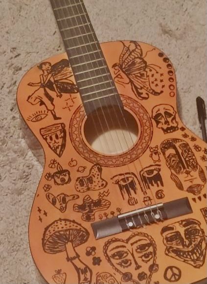 Acoustic Guitar Grunge, Aesthetic Acoustic Guitar Design, Aesthetic Guitars Acoustic, Decorated Acoustic Guitar Aesthetic, Retro Guitar Aesthetic, Painted Guitar Aesthetic, Acoustic Guitars Aesthetic, Acoustic Guitar Aesthetic Stickers, Guitar Design Ideas Art