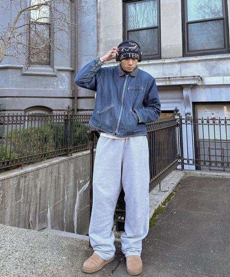 Statement Sneakers, Street Vibes, Men's Streetwear, Aesthetic Outfits Men, 90s Hip Hop Fashion, Sweatpants Outfit, Men Street Fashion, Uggs Outfit, Street Fashion Men Streetwear