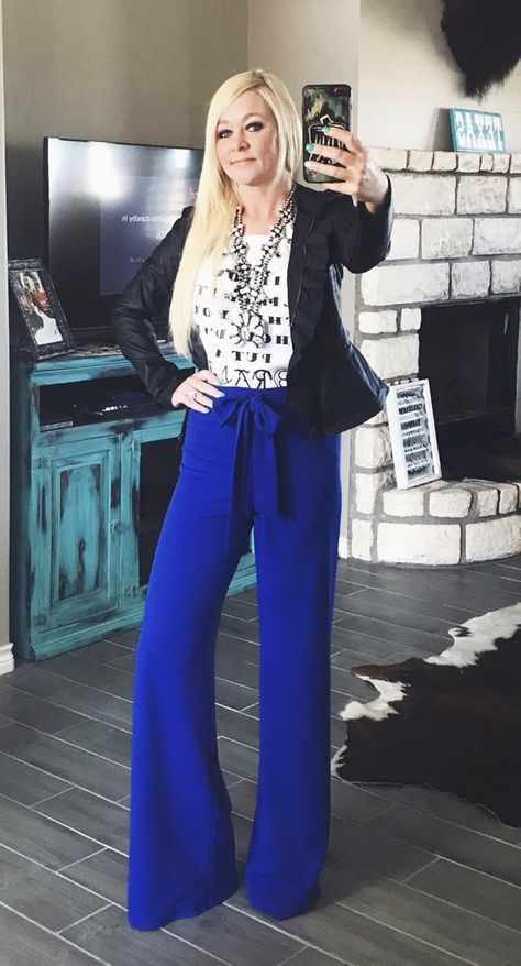 Blue Bell Bottoms Outfit, Blue Bell Bottoms, Bottoms Outfit, Bell Bottoms Outfit, Boutique Jeans, Blue Bell, Blue Trousers, Bell Bottom Pants, Flared Pants