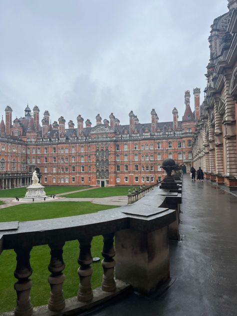 College Building Aesthetic, London School Aesthetic, Yale University Campus, Harvard Aesthetic, England School, University Students Life, Harvard Yale, College Vision Board, London University