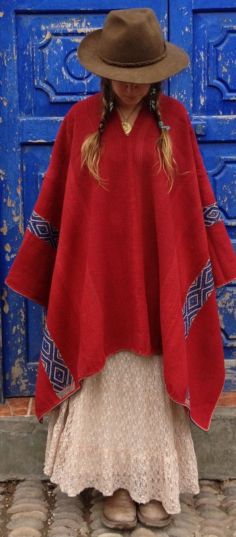 This is a poncho Peru Clothing, Ecuador Fashion, Peruvian Poncho, Alpaca Clothing, Alpaca Poncho, Peruvian Textiles, Heart Vintage, Pure Heart, The Pure