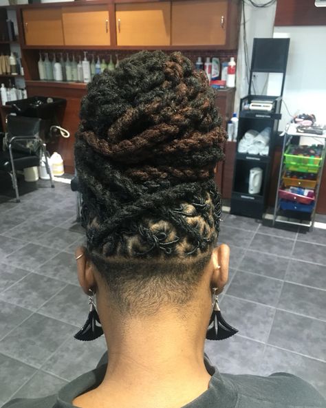 Loc styles Undercut With Dreads Black Women, Short Locs With Undercut Women, Loc Styles Undercut, Loc Styles With Undercut Men, Dread Undercut Women, Undercut Loc Styles, Undercut Locs Women, Loc Styles With Undercut, Loc Undercut Women