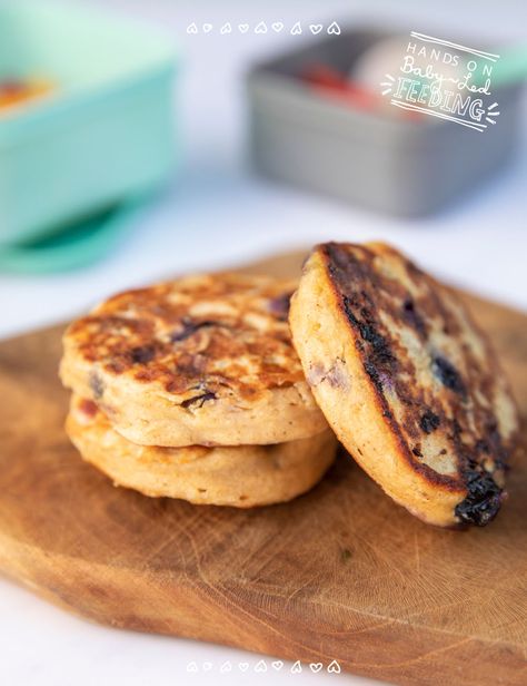 Baby Led weaning breakfast recipes blueberry pancakes Recipe Flourless Pancakes, Baby Led Weaning Breakfast, Blueberry Pancakes Recipe, Healthy Finger Foods, Baby Led Feeding, Blueberry Oat, Healthy Breakfast Muffins, Baby Led Weaning Recipes, Weaning Recipes