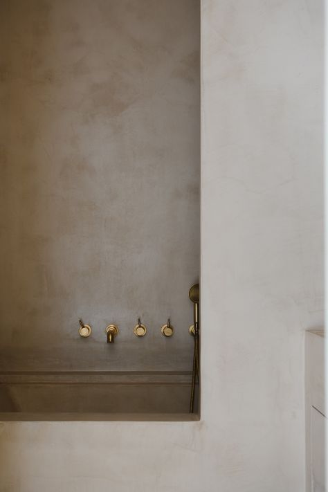 The Right Formula: A Restrained Renovation by A British Jeweler - Remodelista Microcement Bathroom, Silver Bar Stools, Lisson Gallery, Yorkshire Sculpture Park, Georgian Architecture, Old Pub, Modern Craftsman, London Home, Wet Room