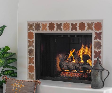 Spanish Fireplace Tile, White Stucco Fireplace Spanish Style, Saltillo Fireplace, Spanish Tile Fireplace, Spanish Fireplace Ideas, Southwest Fireplace, Mexican Tile Fireplace, Spanish Style Fireplace, Mediterranean Fireplace