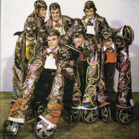 Return to oz wheelers posing as a group for the photoshot Return To Oz, Oz Costume, Disney Live Action Movies, Edith Head, Land Of Oz, The Wonderful Wizard Of Oz, Live Action Movie, Disney Live Action, The Wizard Of Oz