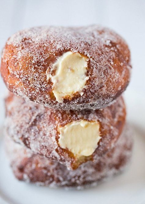 Apple Fritter Doughnut Recipe, Custard Donuts Recipe, Chocolate Glazed Donuts Recipe, Beignets Cuits, Sugar Donuts Recipe, Homemade Doughnut Recipe, Sweet Potato Pecan Pie, Mini Donut Recipes, Cinnamon Sugar Recipes