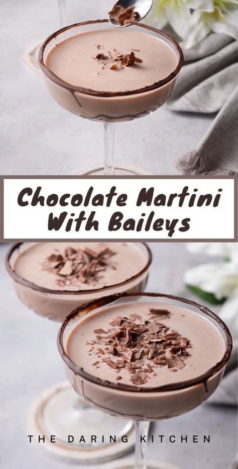 Christmas Drinks For Adults, Baileys Drinks, Baileys Recipes, Liquor Recipes, Chocolate Martini, Yummy Alcoholic Drinks, Chocolate Liquor, Liquor Drinks, Boozy Drinks