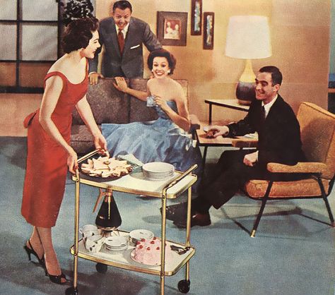 1950s Dinner Party - dessert tray Dinner Party Outfits, Anne Taintor, Vintage Housewife, Things To Do Today, Look Retro, Retro Humor, Photo Vintage, Vintage Party, Vintage Life