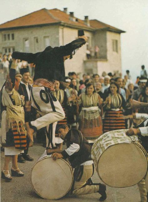 Albanian Wedding Aesthetic, Albanian Culture Aesthetic, Albanian Painting, Albanian Dance, Macedonia People, Albanian Summer, Albanian Aesthetic, Albanian Wedding, Albanian Clothing