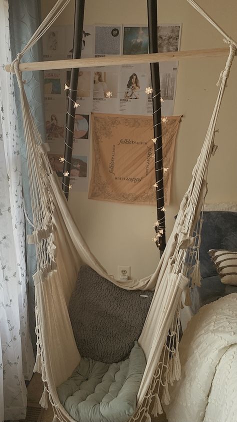 Hammocks In Bedrooms, Hamicks In Bedrooms, Hanging Chair In Bedroom Aesthetic, Hammock In Room, Hammock Bedroom Ideas, Surfer Girl Room Aesthetic, Hammock Bedroom, Bedroom Hammock Chair, Room Hammock