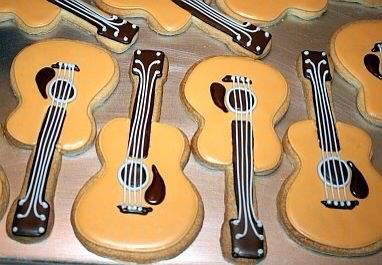 Acoustic guitar cookie idea Guitar Cookies, Deco Cupcake, Music Cookies, Craft Clay, Cookie Snack, Pretty Cookies, Fancy Cookies, Creative Cookies, Cookie Inspiration