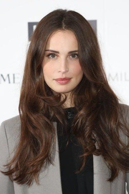 Heida Reed, Eyes Lips, Billie Eilish, Brown Hair, It Cast, Actresses, Long Hair Styles, Celebrities, Hair Styles