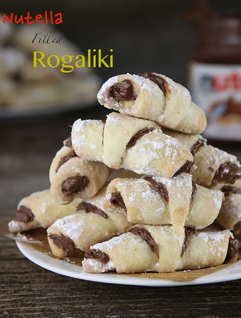 Nutella Rogaliki (Russian Crescent Cookies with Step-by-Step Photos) Chocolate Rugelach Recipe, Chocolate Rugelach, Rugelach Cookies, Nutella Croissant, Russian Foods, Rugelach Recipe, 1 Cookies, Crescent Cookies, Russian Desserts