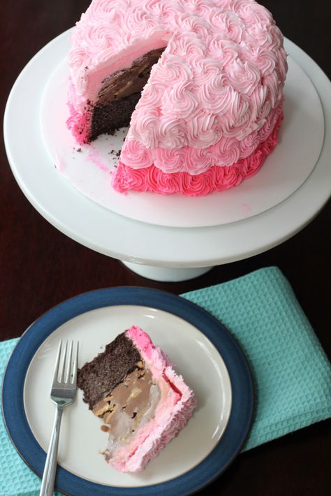 Baskin Robbins Ice Cream Cake Copycat Baskin Robbins Ice Cream Cake, Ice Cream Cake Baskin Robbins, Baskin Robbins Ice Cream Cake Recipe, Ice Cream Cake Frosting Recipe, Baskin Robbins Cake, Gluten Free Ice Cream Cake, Baskin Robbins Ice Cream Cake, Peanut Butter Ice Cream Cake, Make Ice Cream Cake