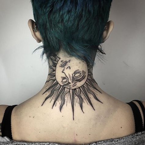 Body Art | Tattoo | 刺青 | Tatouage | Tatuaggio | татуировка | Tatuaje | Mehndi | Henna | Sexiest Tattoos, Sun And Moon Tattoos, Girl Back Tattoos, Moon Tattoos, Kunst Tattoos, Sun Tattoo, Dark Tattoo, Tattoo Life, Dream Tattoos