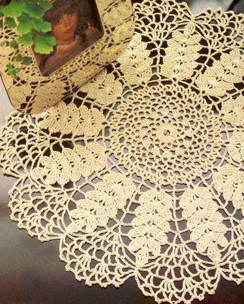 Ripe Wheat Crochet Doily Vintage Crochet Doily Pattern, Free Doily Patterns, Motif Mandala Crochet, Art Au Crochet, Decorative Crochet, Beau Crochet, Crochet Tablecloth Pattern, Free Crochet Doily Patterns, Crochet Doily Diagram