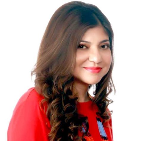 Bollywood Singers, Alka Yagnik, Happy Navratri Images, National Film Awards, Navratri Images, Legendary Singers, Happy Navratri, Krishna Images, Film Awards