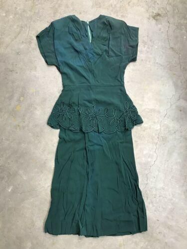 vtg 30s 40s dress green peplum embroidered 1930s 1940s | #3864231221 Lame Dress, Peplum Lace, Fiesta Dress, Bib Dress, 40s Dress, Dresses 40s, Strapless Party Dress, Low Back Dresses, Net Dress