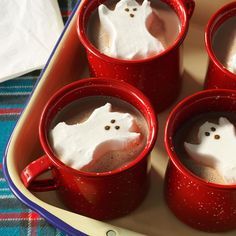 Ghostly Hot Cocoa Recipe -Chocolate pudding mix is the convenient start to this clever cocoa mix. Kids of all ages get a kick out of the marshmallow ghost floating on top. —Ruby Gibson, Newton, North Carolina Ghost Peeps, Halloween Bites, Cider Punch, Halloween Eats, Spooky Sweets, Halloween Finger, Mix Kids, Halloween Party Drinks, Work Recipes