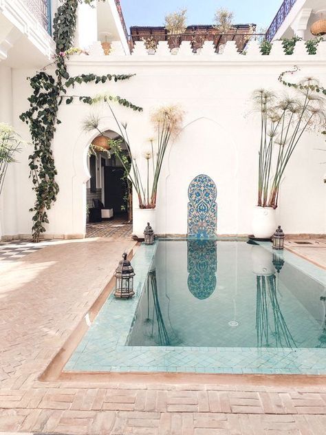 Moroccan Exterior, Moroccan Pool, Spanish Pool, Ideas De Piscina, Mediterranean Pool, Riad Marrakech, Minimalism Design, Indoor Swimming Pool, Pool Landscape Design