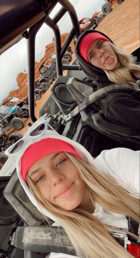 Razor Riding, Western Life, Friend Goals, Trail Riding, Selfie Ideas, Best Friend Goals, Friend Photoshoot, 2024 Vision, Pic Ideas