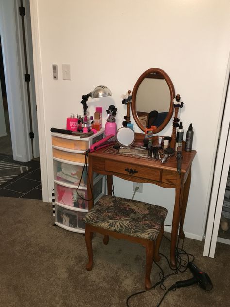 This is my vanity that needs organized. Dressing Table Paint, My Vanity, Painted Table, Paint Ideas, Dream House Decor, Dressing Table, House Decor, Vanity Mirror, Decorating Ideas