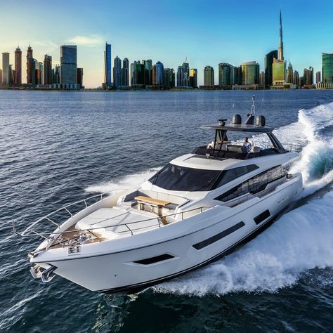 Yatch Boat Aesthetic, Yatch Boat Luxury, Big Yacht Aesthetic, Dubai Boat Ride, Yatch Boat Night Aesthetic, Old Money Yatch Boat, Mini Yacht, Yatch Boat, Yacht World