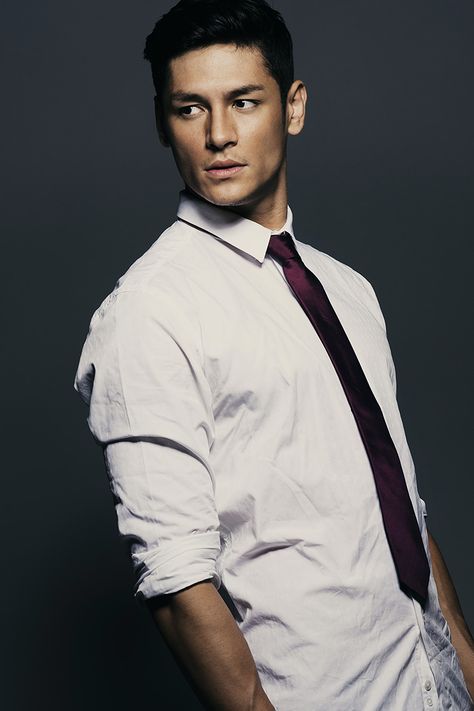 Ladies, get ready... Hideo Muraoka - half Japanese/half brazilian model - Imgur Hideo Muraoka, Handsome Men Quotes, Style Masculin, Handsome Arab Men, Asian Men Hairstyle, Male Models Poses, Mode Masculine, Japanese Men, Male Poses