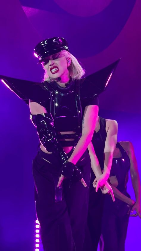 Lady Gaga Concert, Lady Gaga Costume, Chromatica Ball, Lady Gaga Outfits, Lady Gaga Artpop, The Fame Monster, Lady Gaga Photos, Lady Gaga Pictures, Outfits Y2k