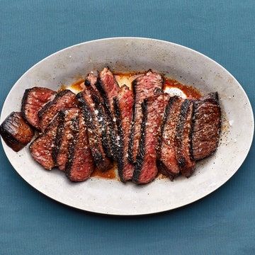 Sous Vide Steak Recipe, London Broil Marinade, London Broil Recipes, Sous Vide Steak, Tender Steak, Pan Sauce, Top Sirloin Steak, London Broil, Easy Steak