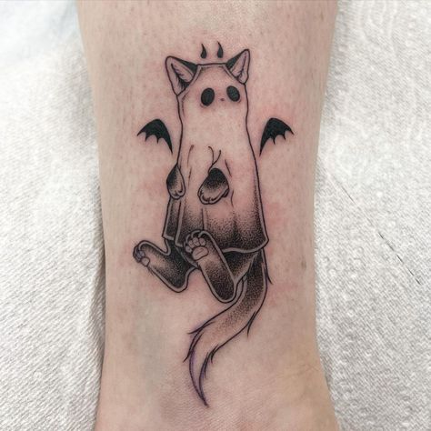 For Emma, thank you so so so much! I’m excited to share the other spooky kitty flash pieces I’ve done ˙ᵕ˙ . . . . . . . #tattoo #tattoos… | Instagram Miniature Tattoos, Cute Halloween Tattoos, Dibujos Tattoo, Goth Tattoo, Black Cat Tattoos, Wicked Tattoos, Ghost Tattoo, Scary Tattoos, Flash Tattoo Designs