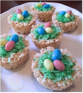 Rice Krispies Bird Nests Easter Rice Crispy Treats, Rice Crispy Squares, Easter Rice Krispie Treats, Rice Krispie Squares, Easter Nests, Easter Favors, Egg Nest, Bird Nests, Rice Krispy