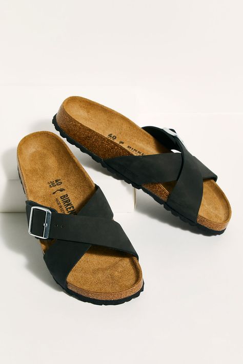 Birkenstock For Men, Birkenstock Sandals Men, Birkenstock Siena, Male Slippers, Birkenstock Slides, Birkenstock Slippers, Summer Swag Outfits, Birkenstock Styles, Mens Sandals Fashion