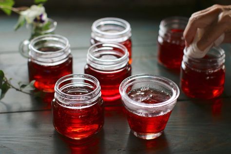 Mayhaw Jelly Recipe, Mayhaw Jelly, Cherry Jelly Recipes, Fig Tart, Jelly Sweets, How To Make Jelly, Southern Biscuits, Stock Recipes, Pear Tart