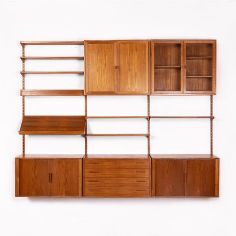 Bedroom Airy, Vintage Wall Shelf, Teak Wall Unit, Mod Furniture, Kai Kristiansen, Eclectic Interior Design, Teak Wall, Bookcase Wall, Modular Shelving