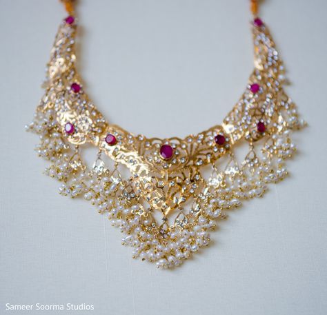 Wedding Jewellery Designs, Unique Gold Jewelry Designs, Bridal Jewelry Sets Brides, Indian Bridal Jewelry, Bridal Jewels, Stylish Lady, Fancy Jewelry Necklace, Bridal Jewelry Vintage, Bridal Jewellery Design