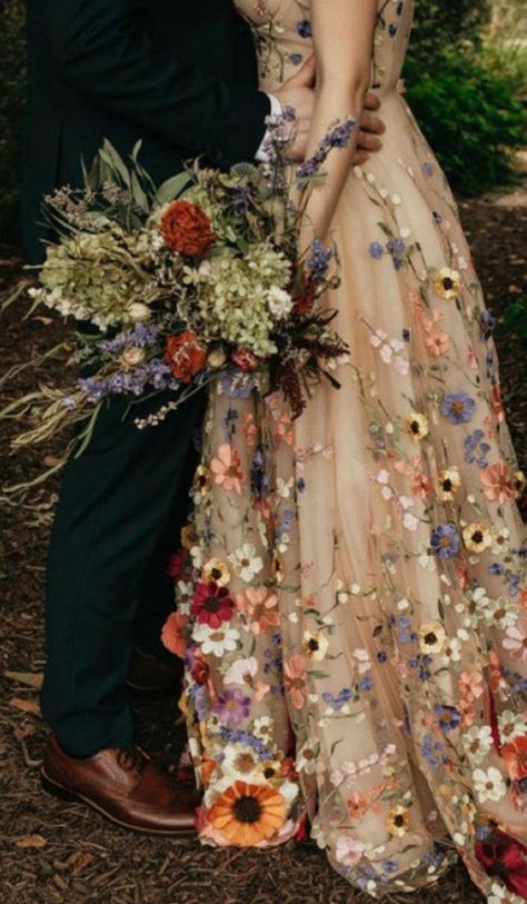 Teuta Matoshi Dresses, Teuta Matoshi, Prom Elegant, Pagan Wedding, Unconventional Wedding Dress, Eclectic Wedding, Unconventional Wedding, Romantic Boho, Fairy Wedding