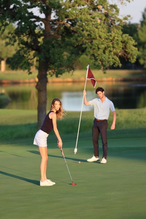 Golf Family Aesthetic, Prewedding Golf Ideas, Couples Golf Outfit, Golf Course Couple Photoshoot, Golf Couple Aesthetic, Golf Couple Pictures, Golf Prewedding, Golf Course Photoshoot, Golf Engagement Photos