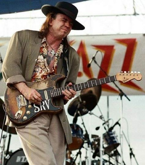 Stevie Ray Vaughan Guitar, Stevie Ray Vaughn, 70s Men, Band Outfits, Ray Vaughan, Stevie Ray Vaughan, Stevie Ray, Rhythm And Blues, Rock Legends