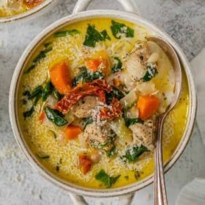 Tuscan Chicken Soup - To Simply Inspire Creamy Tuscan Chicken Soup, Manhattan Clam Chowder Recipe, Tuscan Chicken Soup, To Simply Inspire, Manhattan Clam Chowder, Clam Chowder Recipe, Creamy Tuscan Chicken, Leftovers Soup, Zucchini Soup