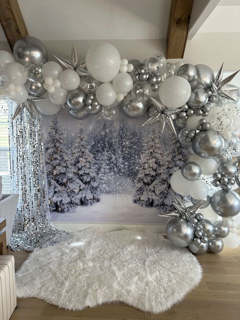 Winterwonder Land Party Ideas, Let It Snow Christmas Party Theme, Winter Wonderland Photo Booth Backdrops, Winter Formal Backdrop Ideas, Winter Parties Ideas, Snow Dance Decorations, Winter Ball Table Decorations, Snow Themed Party Decorations Winter Wonderland, Snow Christmas Party Theme