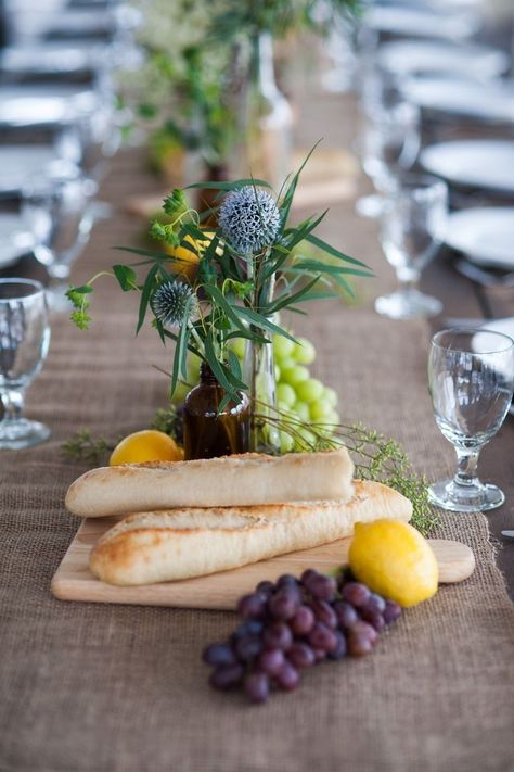 Edible Table Decorations, Bread Wedding Centerpieces, Food Wedding Centerpieces, Edible Table Centerpieces, Bread Centerpiece Wedding, Edible Centerpieces Wedding, Food Centerpieces Wedding, Fruit Centerpieces Wedding, Bread Centerpiece