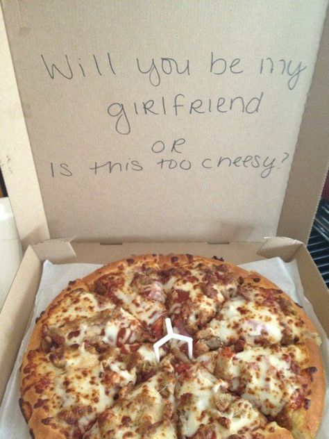 There is no such thing as too much cheese: | 18 Sickeningly Romantic Ways To Ask Out Your Crush ~click and read all these ways to be romantiiiic DUDE I'D GET PIZZA I'D BE SO HAPPY O MY GOODNESS Pizza Pick Up Lines, Will You Be My Girlfriend, What I Like About You, Pick Up Lines Cheesy, Ask Out, Romantic Gestures, Me As A Girlfriend, Totally Me, The Perfect Guy