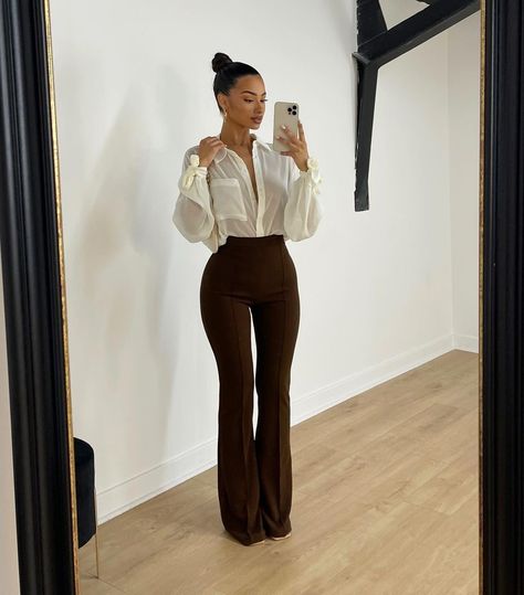 Business Casual Dinner Outfit Winter, Classy Latina Style, Casual Work Dinner Outfit Winter, Baddie Corporate Outfits, Timeless Outfits For Women Classy, Professional Dinner Outfit, Leasing Agent Outfit, Work Dinner Outfit Night Classy, Business Dinner Outfit