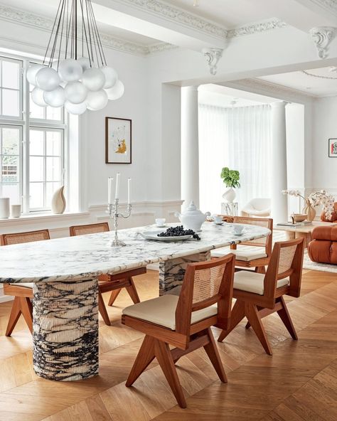 Vogue Living on Instagram: “Pernille Teisbaek (@pernilleteisbaek) knows the power of a good statement piece, evidenced by this dramatic custom-made marble table, which…” Pernille Teisbaek, Scandinavian Style Home, Vogue Living, Pierre Jeanneret, Dining Table Marble, Contemporary Interior Design, Design Living Room, Marble Table, Scandinavian Home